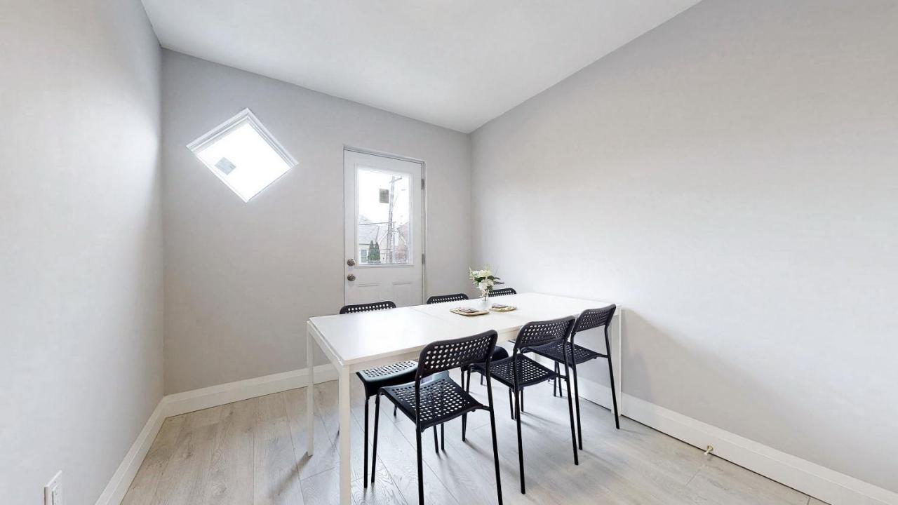 Three Bedroom In Хамилтън Екстериор снимка